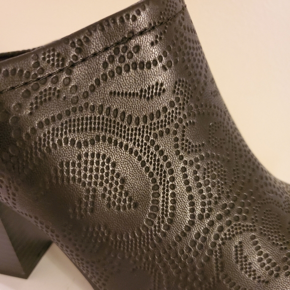 Easy Street Shiloh Mule - Picture 4 of 6